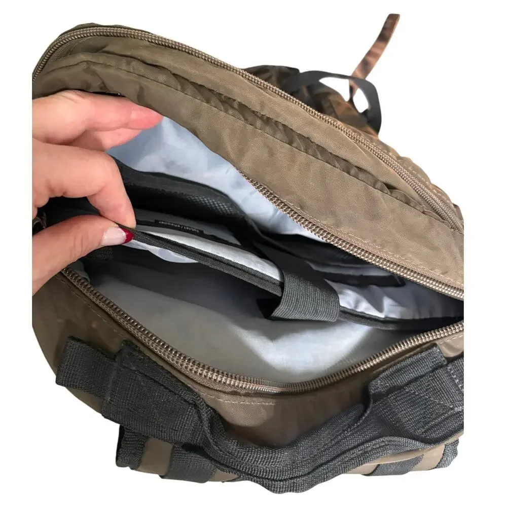 Solo New York Zone Backpack in Olive Khaki Green with Laptop / Lots of Pockets